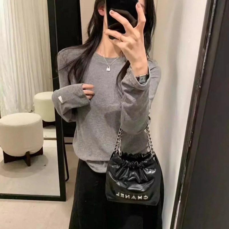 Undershirt Crew Neck - 女性用クルーネック長袖トップス、スリムフィット、ソフトでベーシックな秋冬インナーレイヤー、カジュアルで多用途なアンダーシャツ