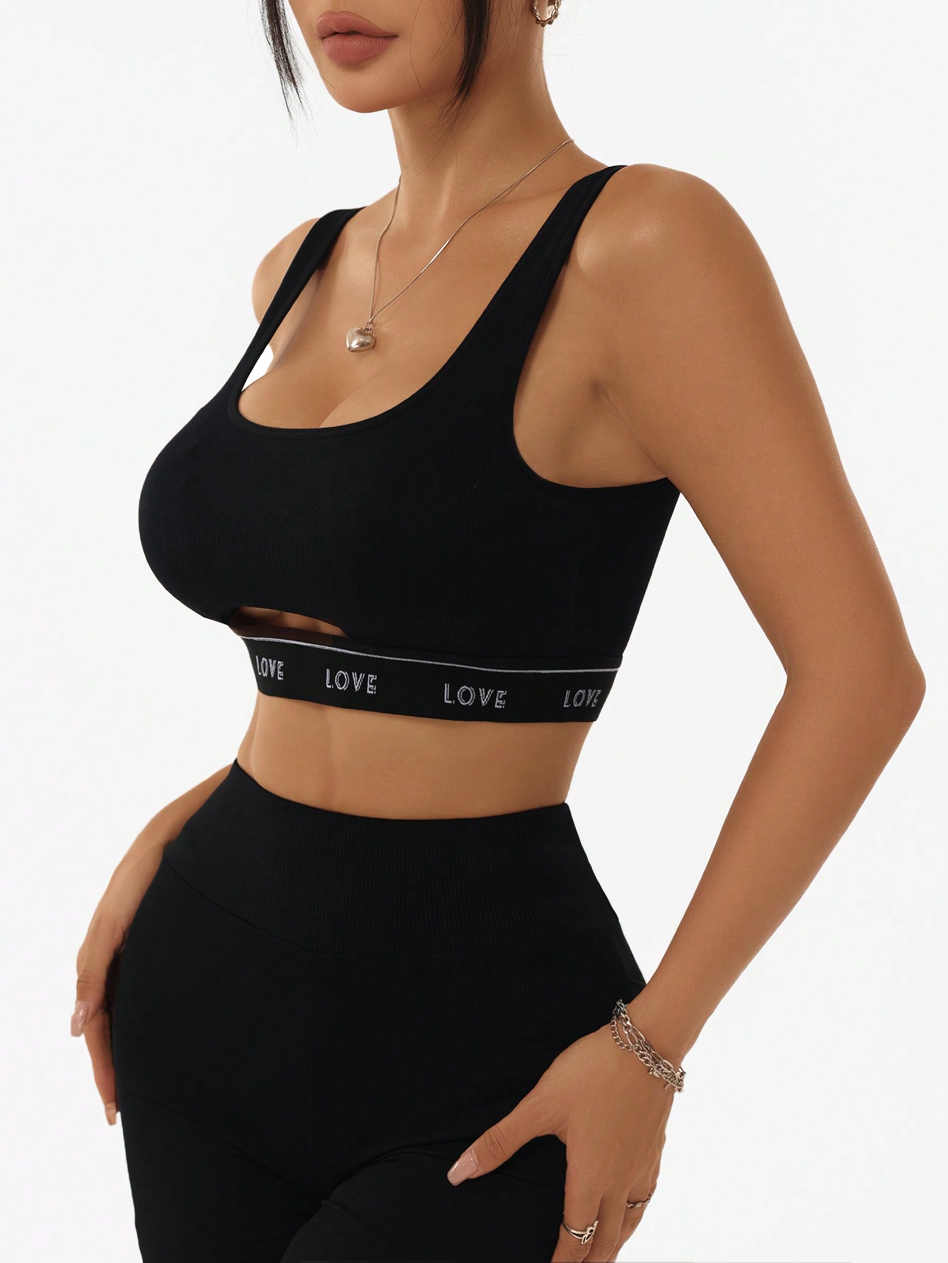 女性用リブ編みUネックスポーツブラ、LOVEプリント入りバン - Tank Top Ribbed のレビューと価格